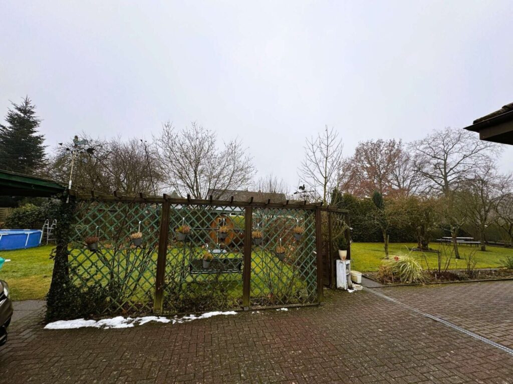 Grundstück von der seite