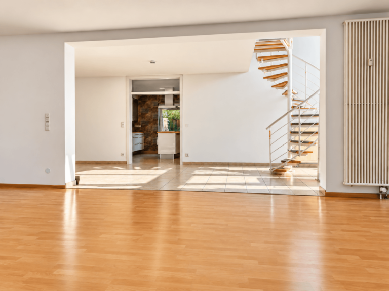 WG1 EG Blick zum Flur vom Wohnzimmer